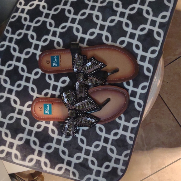 Blue - Picture 2 of 2